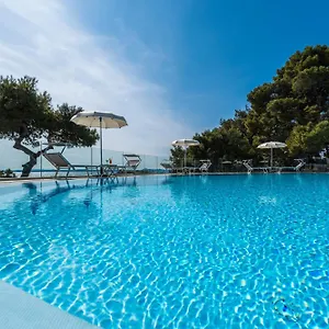 Hotell Pinija Petrcane