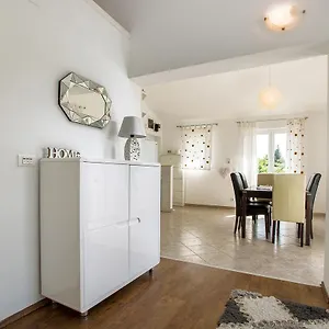 Appartement Lidija