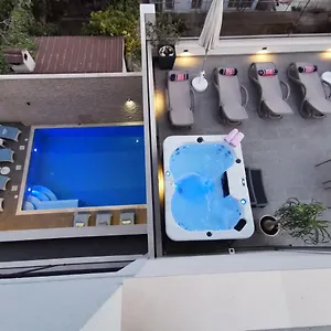 Luxury Pino Split