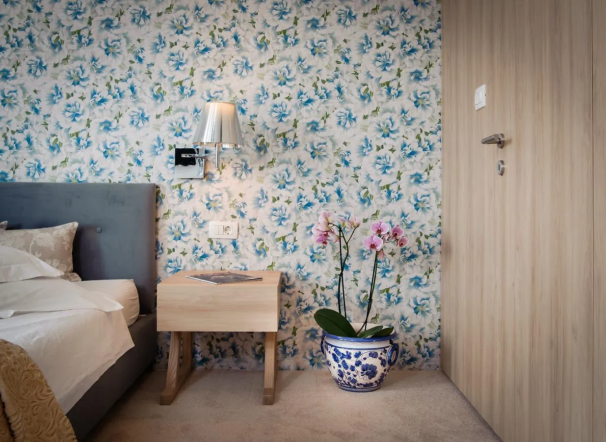 Boban Luxury Suites Split 4*,